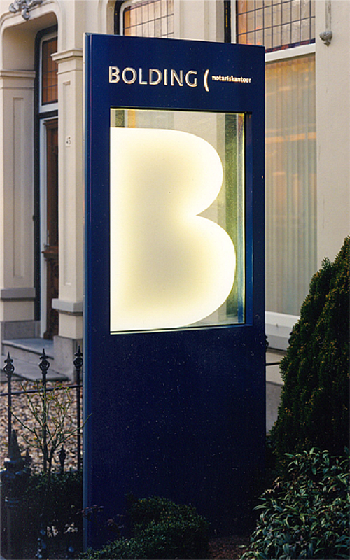 Maatwerk Reclamezuilen van Solidsigns